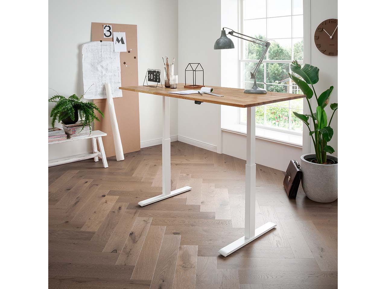 memo Höhenverstellbarer Schreibtisch "ON" weiß, Eiche massiv, B 130 x T 80 cm
