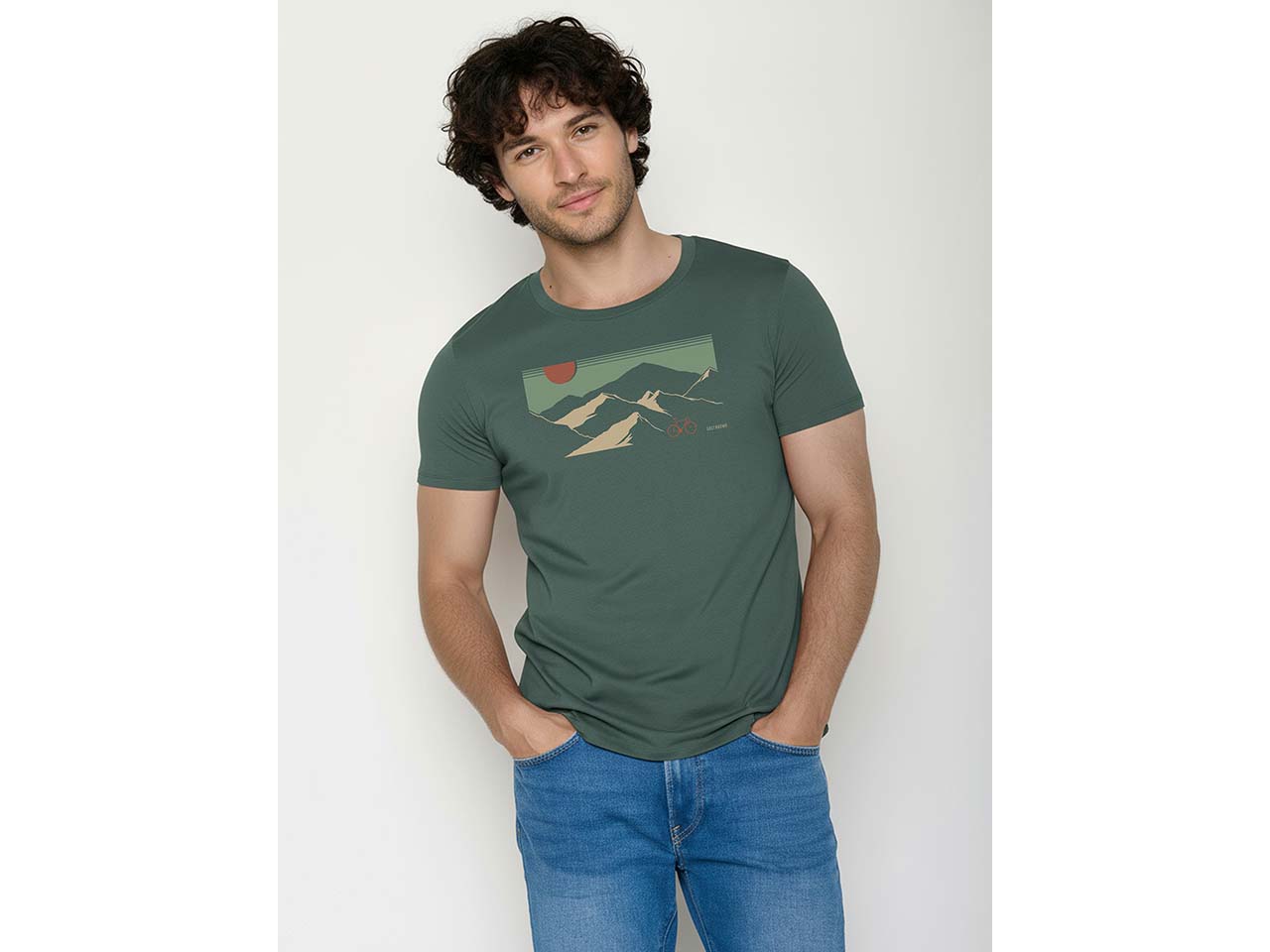 GREENBOMB Bio-Herren-T-Shirt 'Mountain Tour' mit Rundhalsausschnitt, night grove, Gr. L