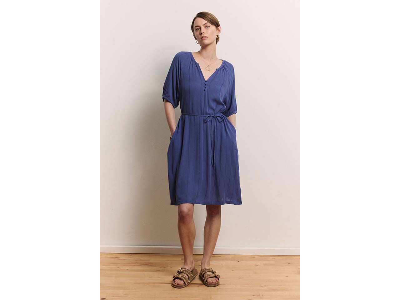 tranquillo Damen-Midi-Kleid "Saraah" aus Crinkle-Viskose, indigo blue, Gr. 38