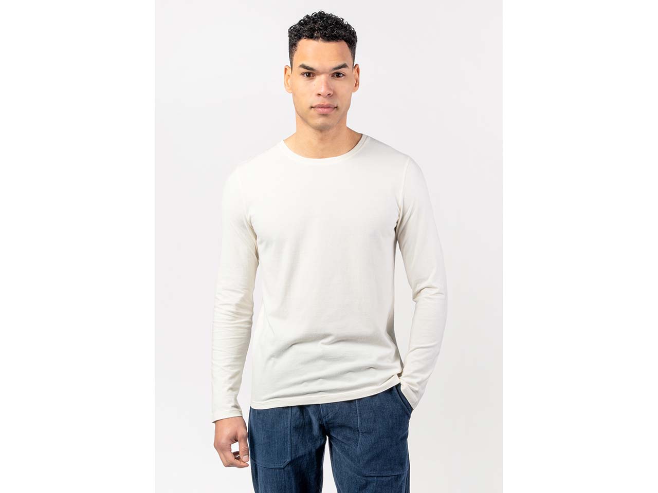 Living Crafts Bio-Herren-Langarmshirt 'TERIK' mit Rundhalsausschnitt, macadamia, Gr. L