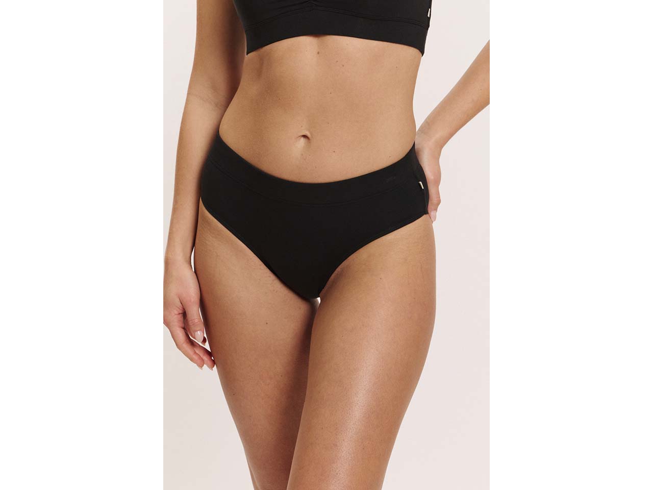 tranquillo Damen-Slip 'Pennyy' im klassischen Bikinischnitt aus Tencel, black, Gr. L