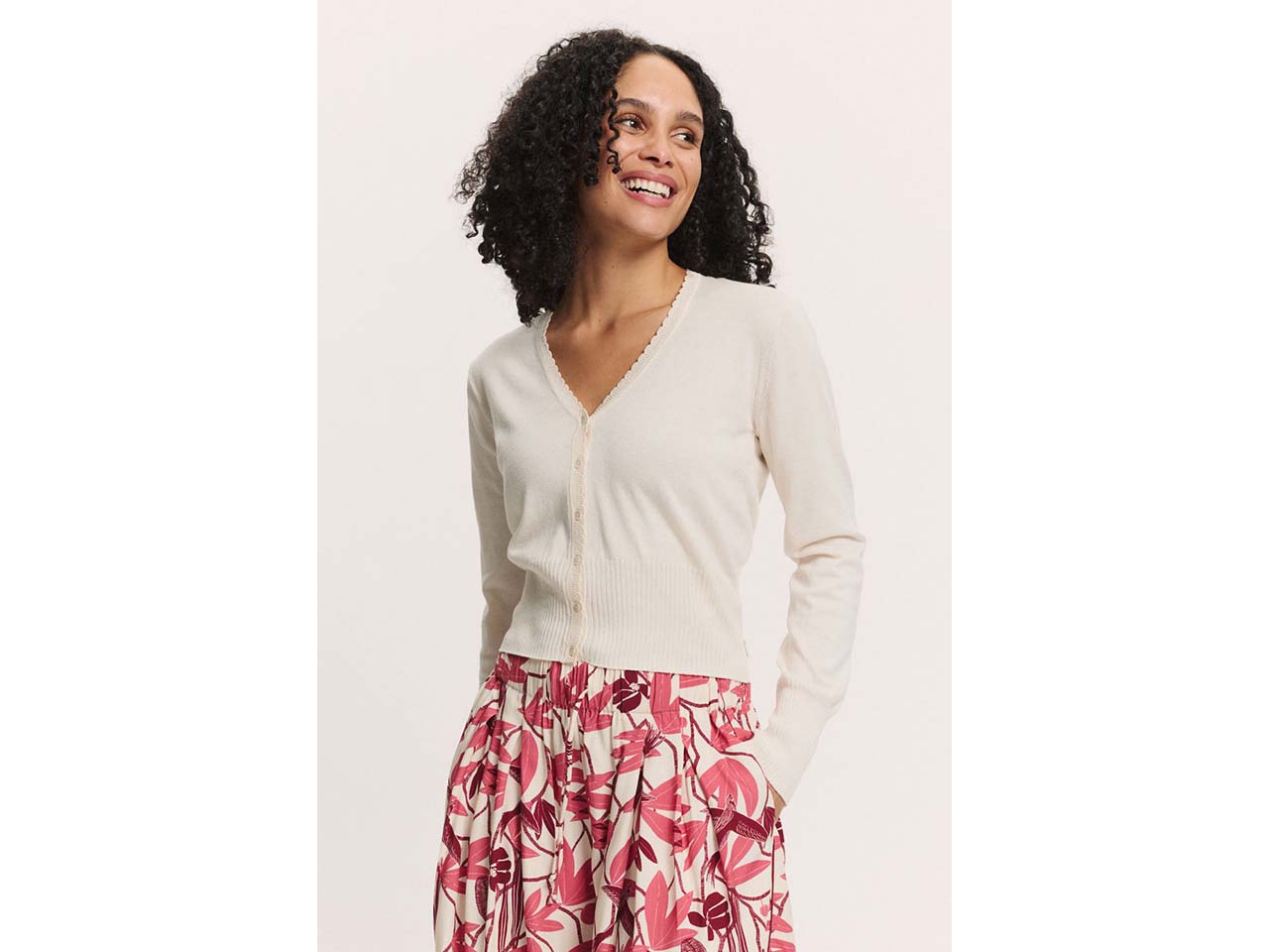 tranquillo Bio-Damen-Cardigan "Linaa" mit Zierkante am V-Ausschnitt, white, Gr. L