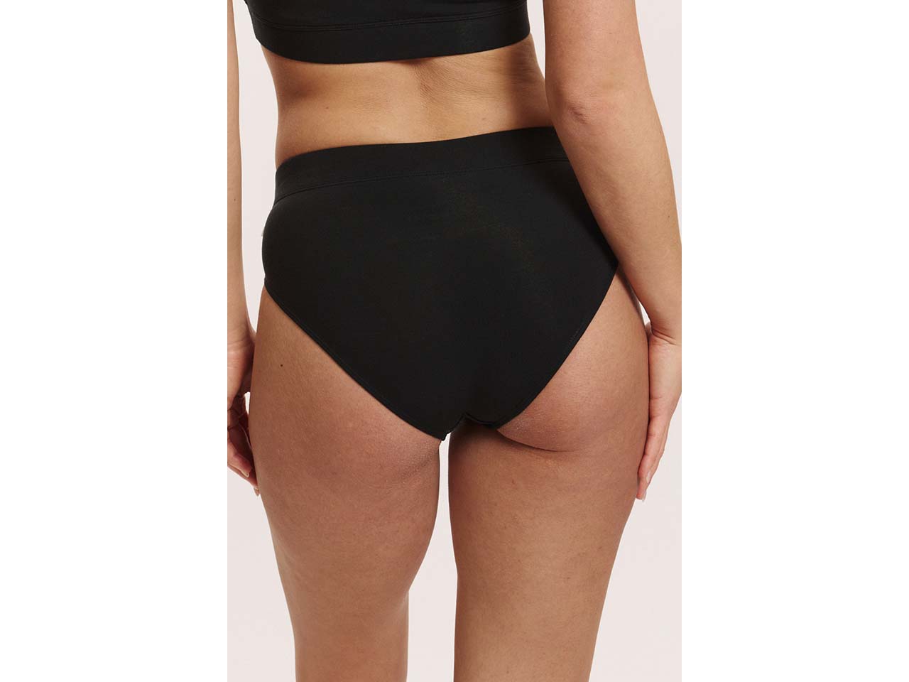 tranquillo Damen-Slip 'Pennyy' im klassischen Bikinischnitt aus Tencel, black, Gr. L