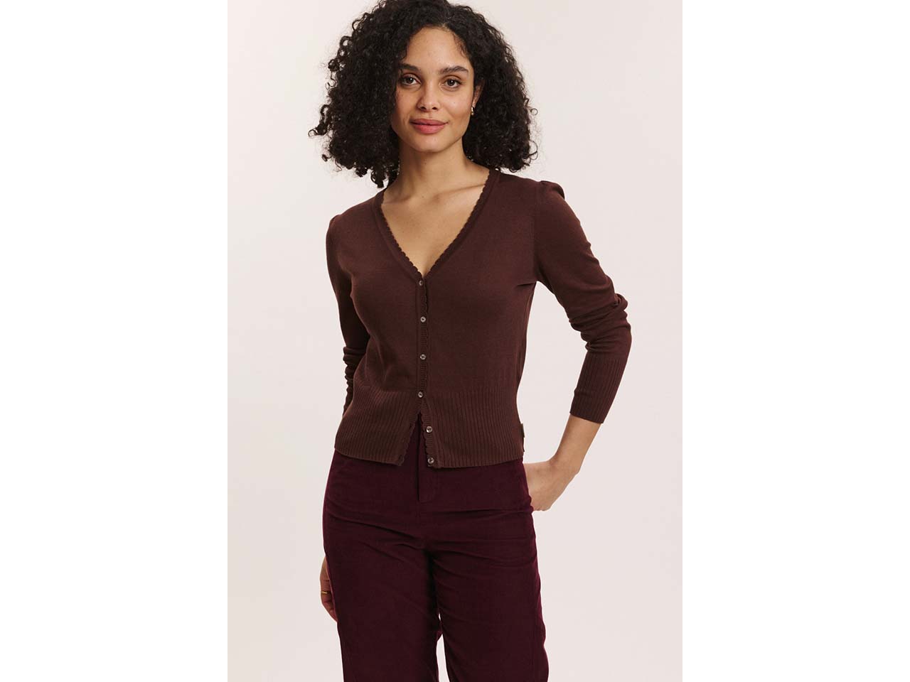 tranquillo Bio-Damen-Cardigan 'Linaa' mit Zierkanten am V-Ausschnitt, chocolate, Gr. S