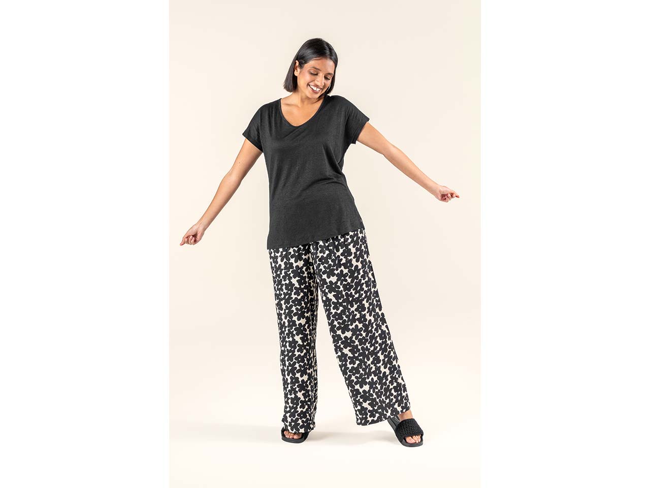Living Crafts Damen-Hose "MALOU" mit hohem Bund, simple flowers, Gr. 40