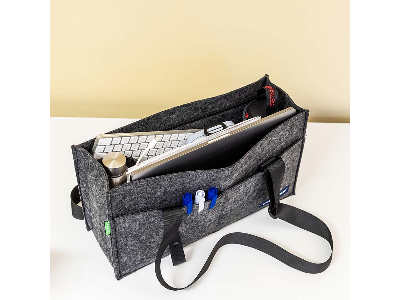 magnetoplan Bürotasche "ecoAware" Desk Sharing 450 x 250 x 150 mm, RC-PET, Filz grau