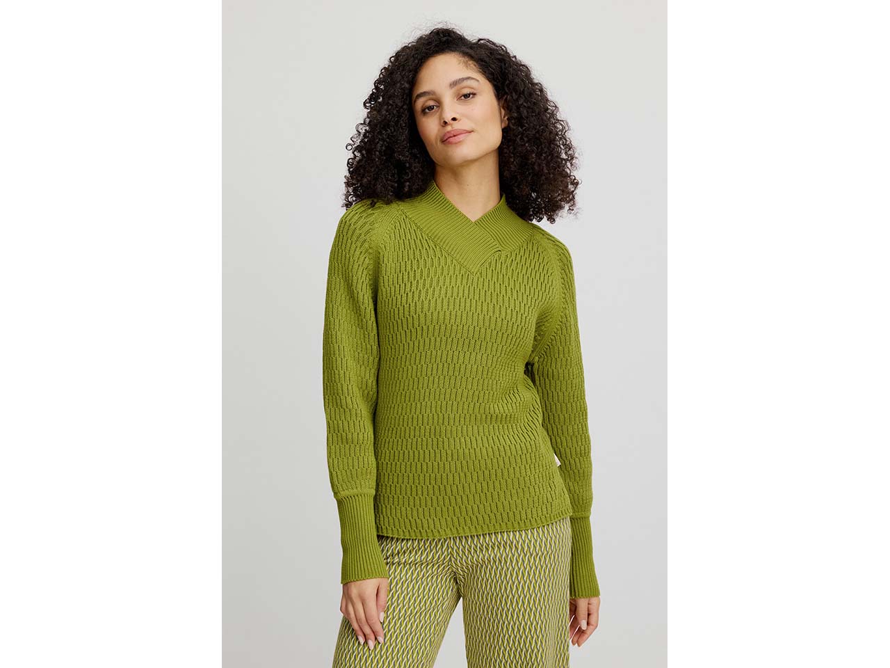 tranquillo Bio-Damen-Strickpullover mit überlappendem V-Ausschnitt, golden cypress, Gr. L