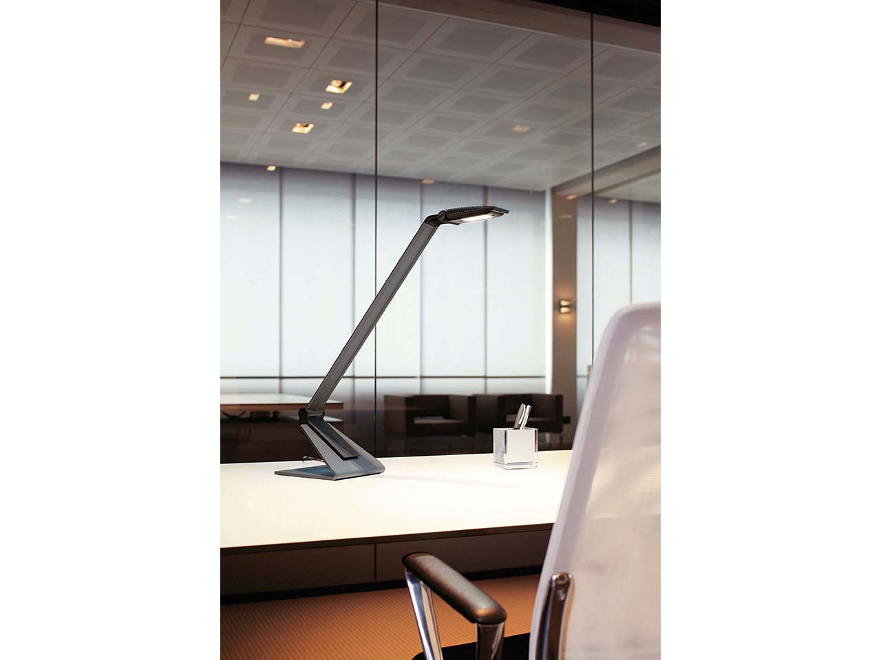 MAUL LED-Tischleuchte 'MAULsolaris' 4 W, 780 lm, anthrazit