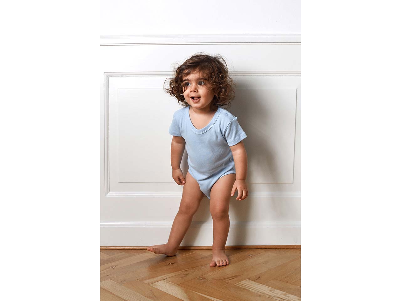 Neutral Bio-Baby-Kurzarmbody mit Metalldruckknöpfen an der Schulter, charcoal, Gr. 92