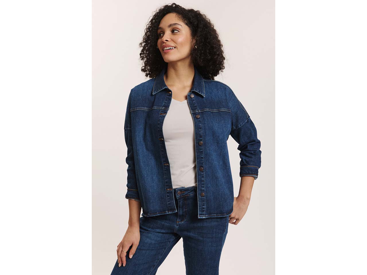tranquillo Bio-Damen-Jeansjacke 'Daikee' mit überschnittenen Schultern, vanuta blue, Gr.36