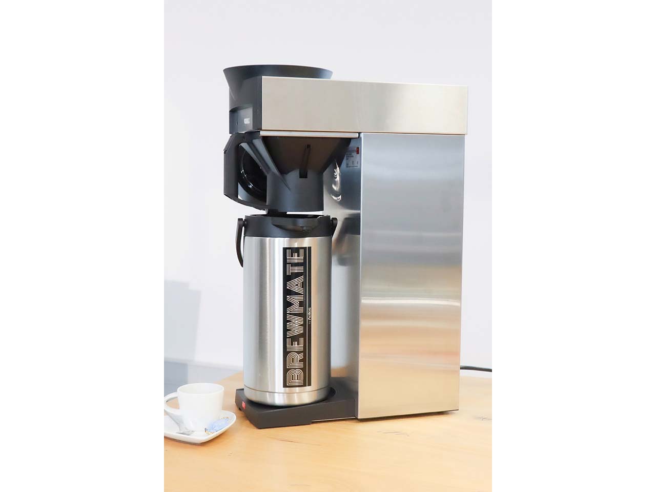helios Pumpkanne "BrewMate" mit 360° Drehvorrichtung im Boden, 2,2 l, silber/schwarz