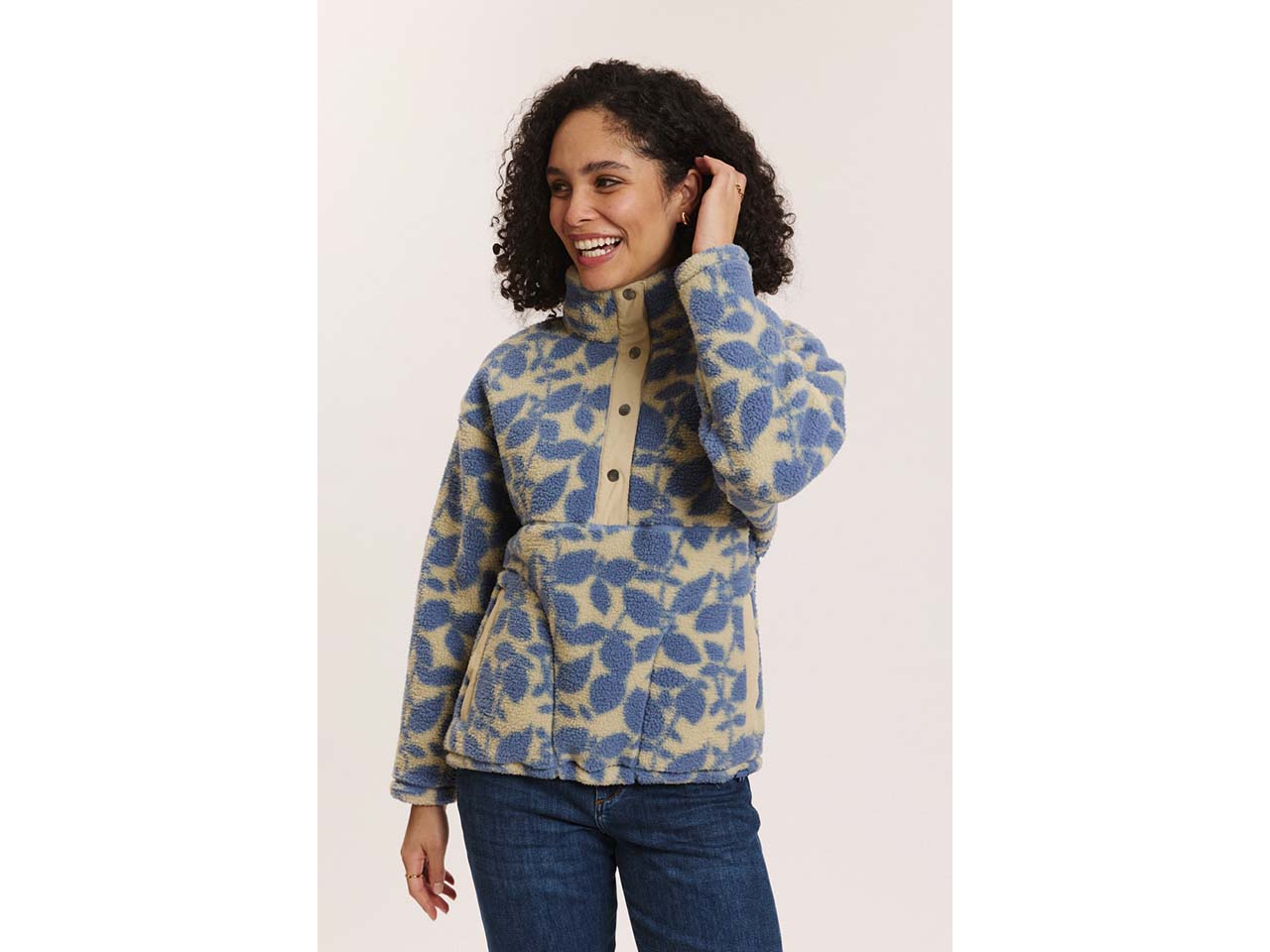tranquillo Damen-Troyer "Jorgaa" aus Sherpa-Fleece, mit Seitentaschen, blue botanics, Gr.S