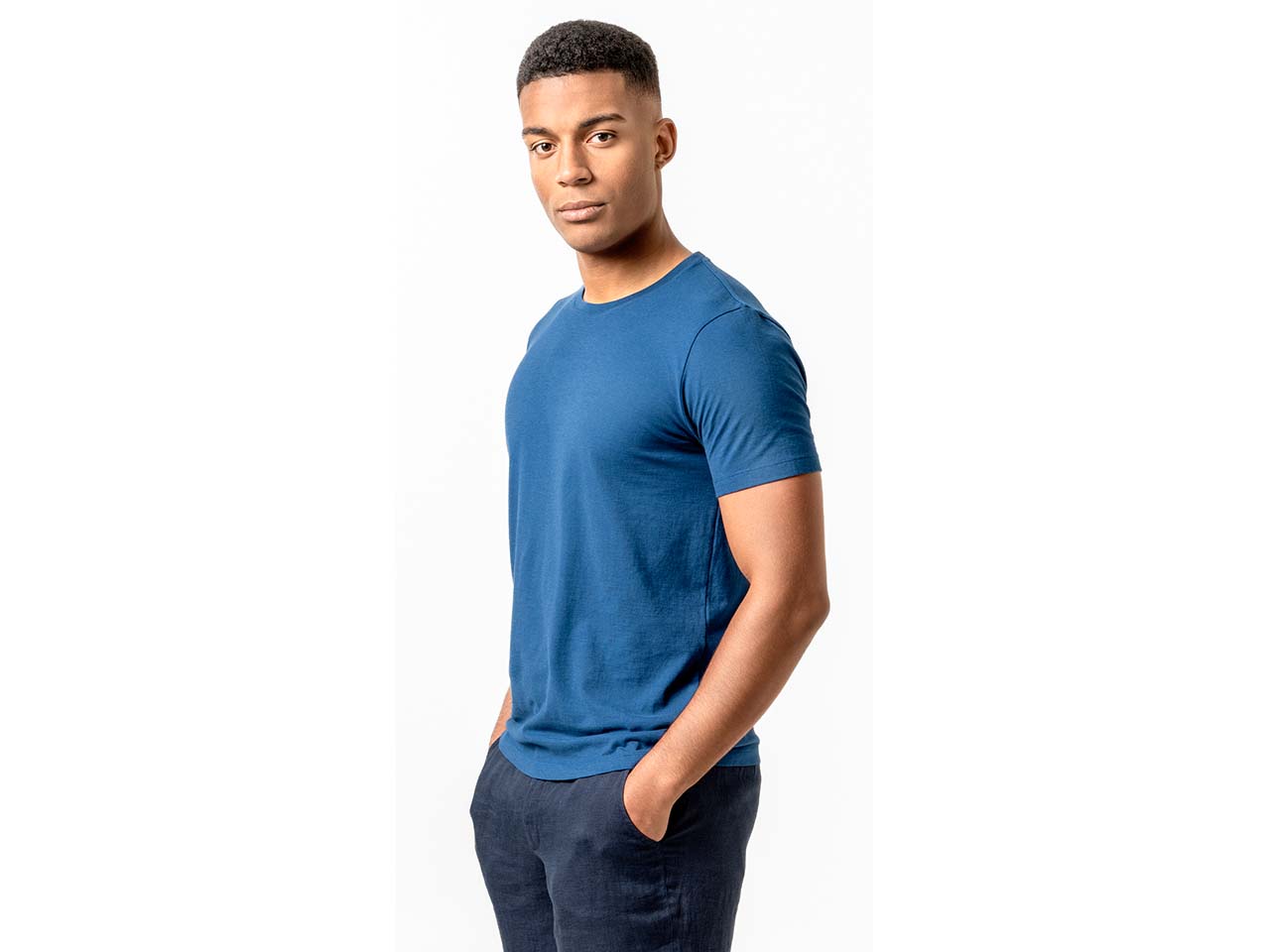 Living Crafts Bio-Herren-T-Shirt "THERREL" mit Rundhalsausschnitt, classic blue, Gr. L