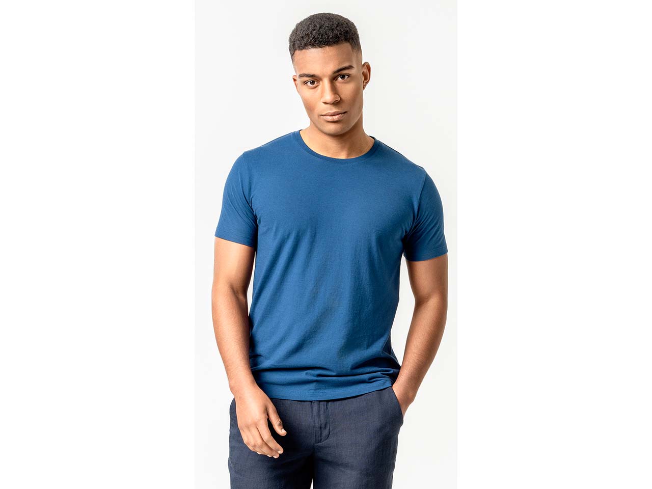Living Crafts Bio-Herren-T-Shirt "THERREL" mit Rundhalsausschnitt, classic blue, Gr. L